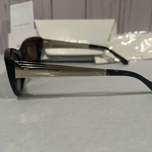 Michael Kors new never used sunglasses - Picture 5 of 7